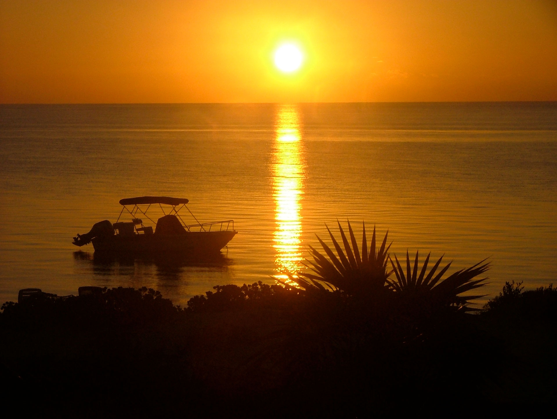 sunset-on-horizon-in-turks-and-caicos